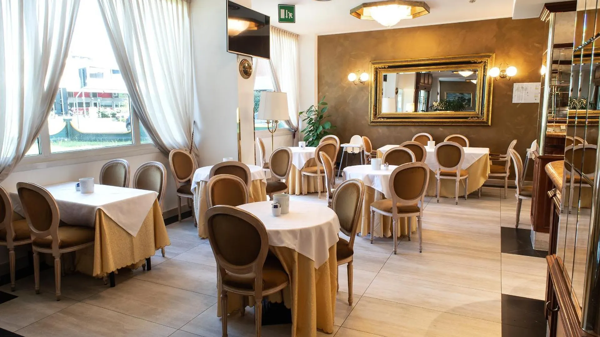 Hotel Alga Mailand 3*,
